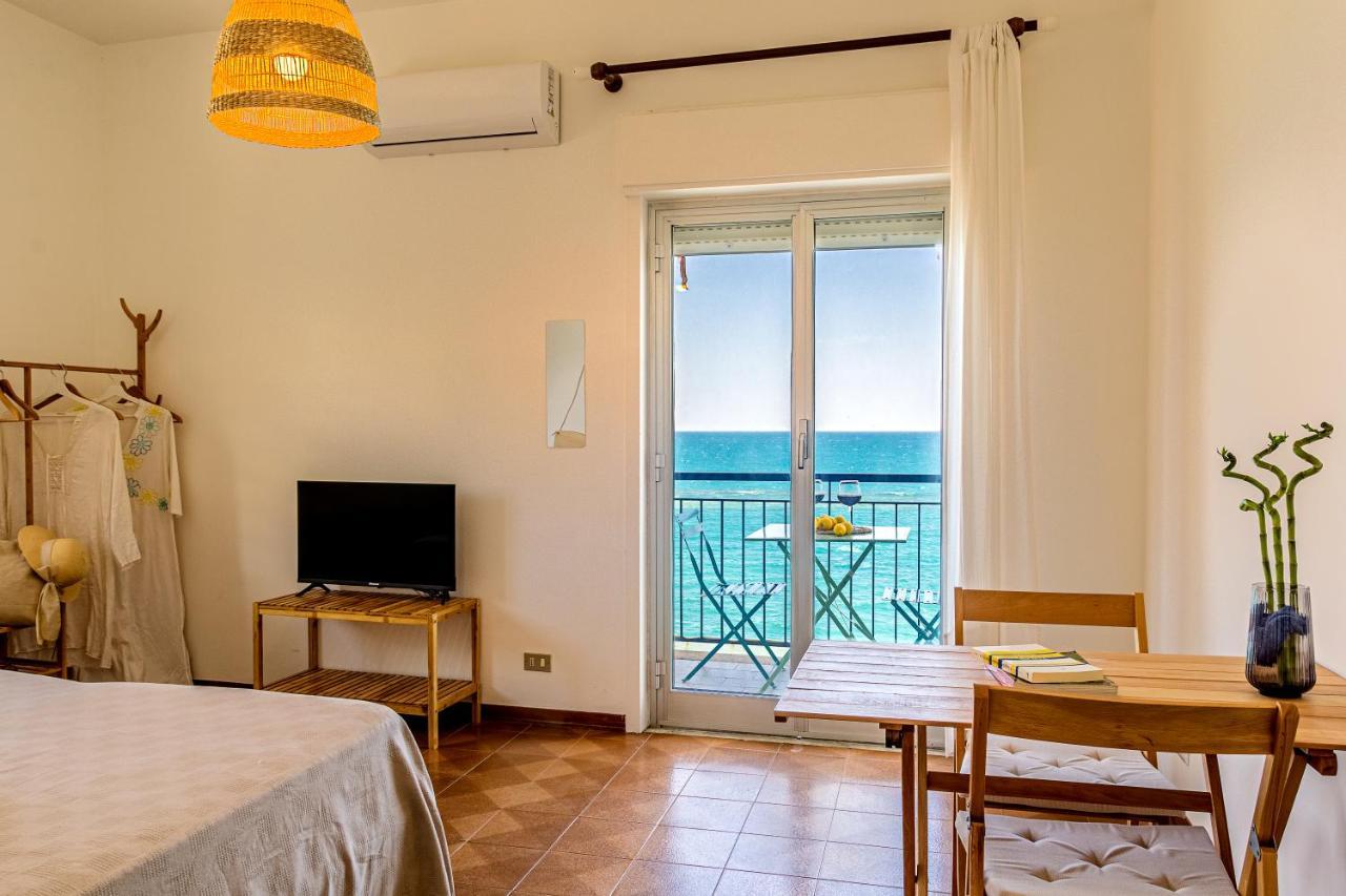 Mari Sea Home Giardini Naxos Exterior foto